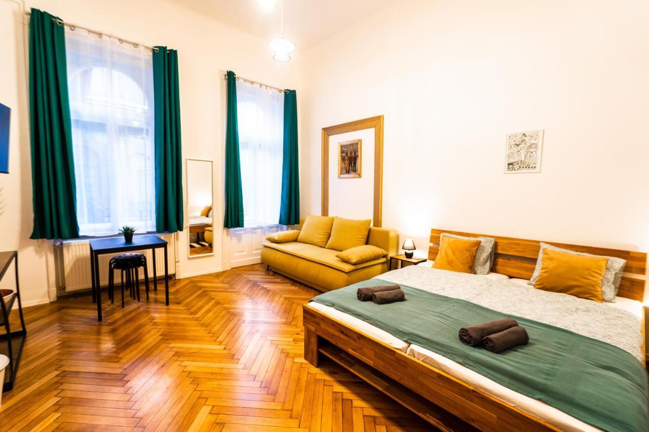 Palace Quarter Suite Budapest Exteriör bild