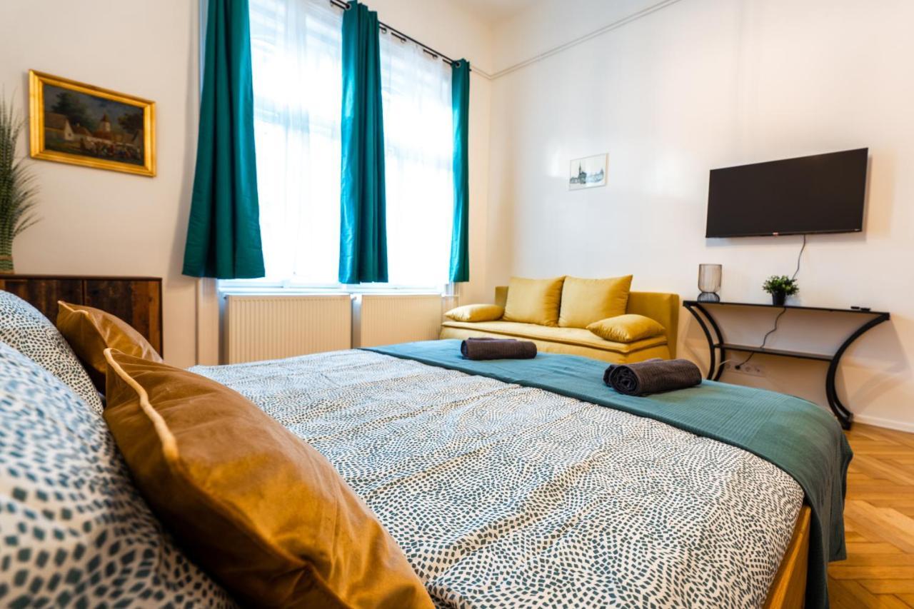 Palace Quarter Suite Budapest Exteriör bild