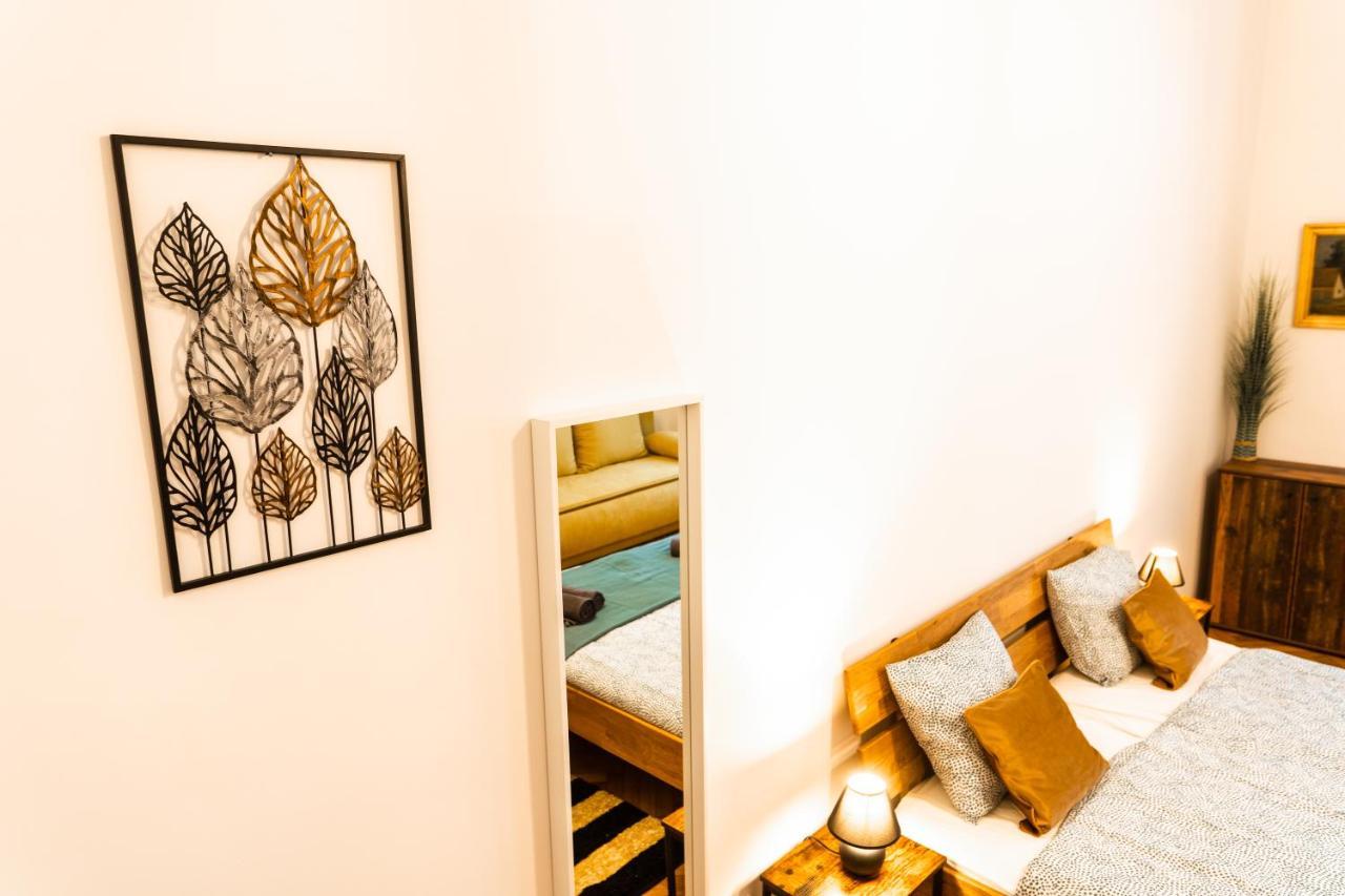 Palace Quarter Suite Budapest Exteriör bild