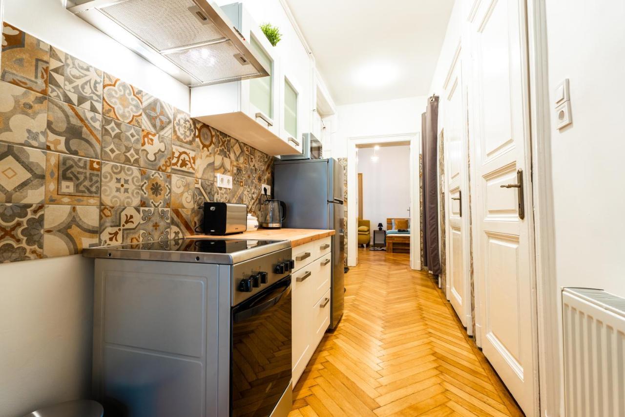 Palace Quarter Suite Budapest Exteriör bild